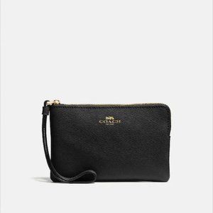 Coach Corner Zip Wristlet - Black/Light Gold